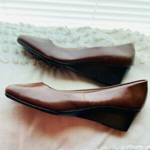 Life Stride Dark Brown Wedges